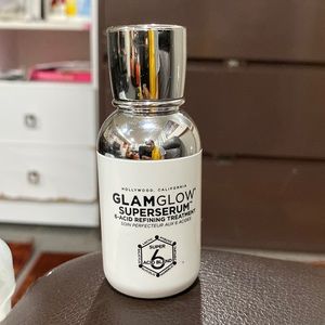 Glam glow super serum